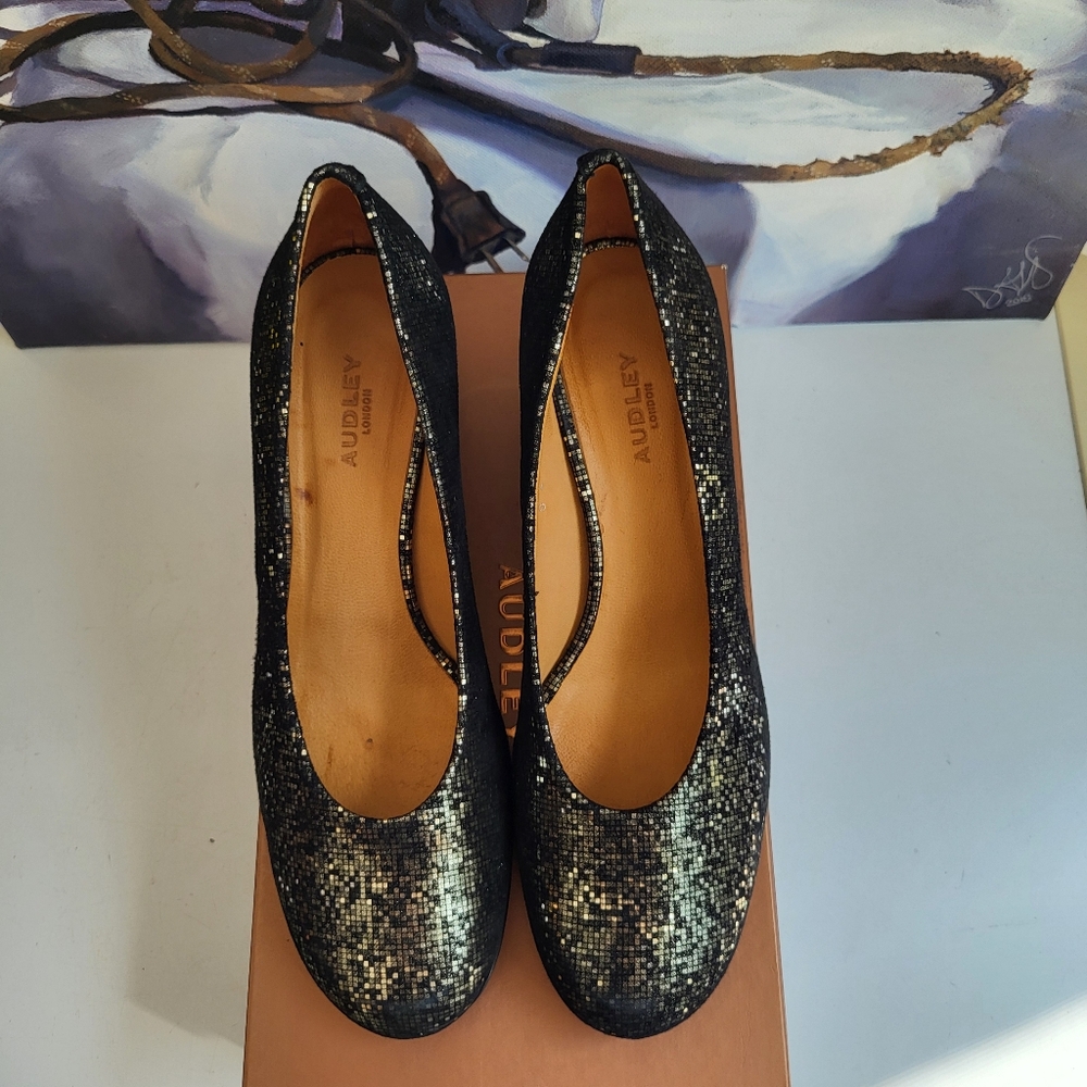 Audley London Metallic Leather Block Heel Pumps EU 39.5 (US 8.5) Spain